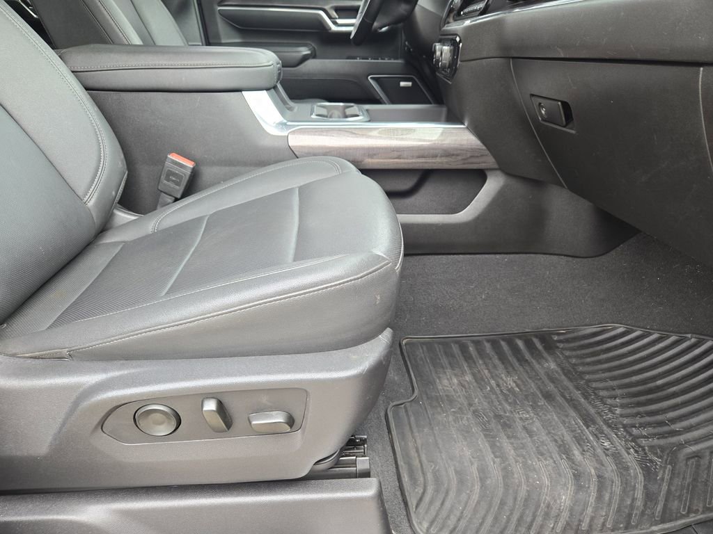 Used 2025 Chevrolet Silverado 2500 LTZ w/ LTZ Plus Package image 17