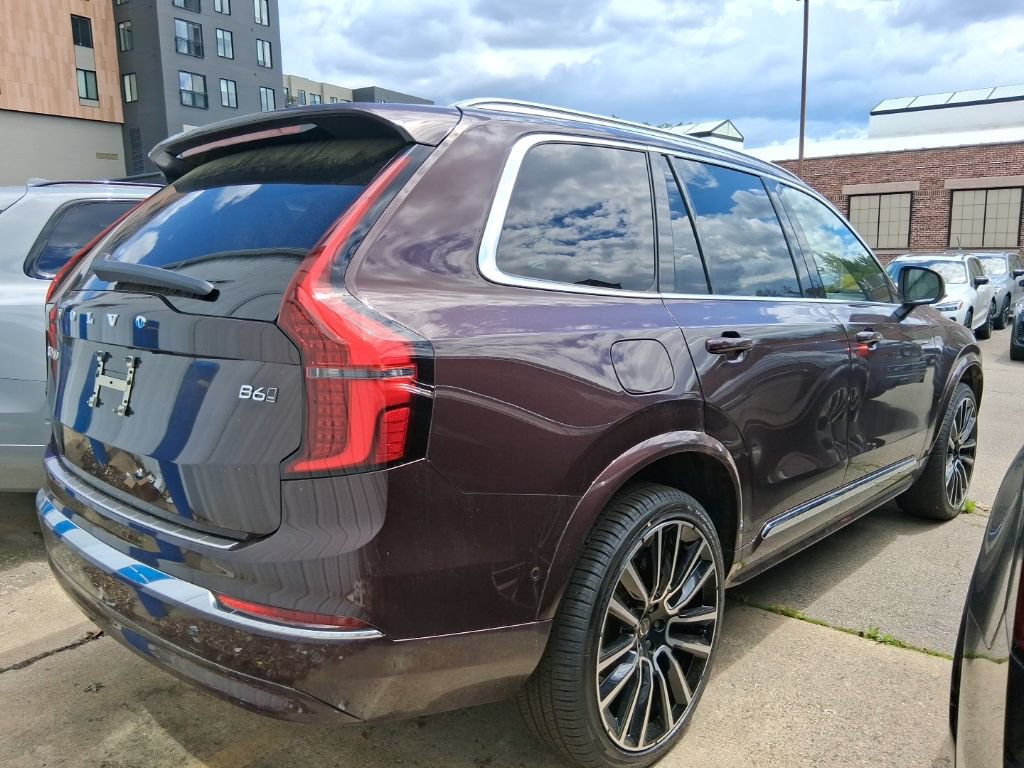 New 2026 Volvo XC90 B6 Plus w/ Protection Package Premier AWD/4WD image 6
