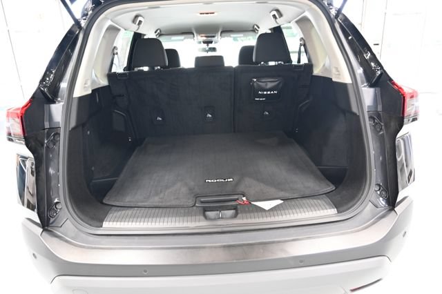 Used 2023 Nissan Rogue S AWD/4WD image 28