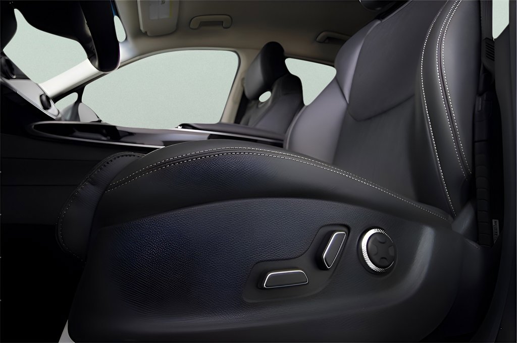 Used 2025 Genesis GV70 2.5T image 18