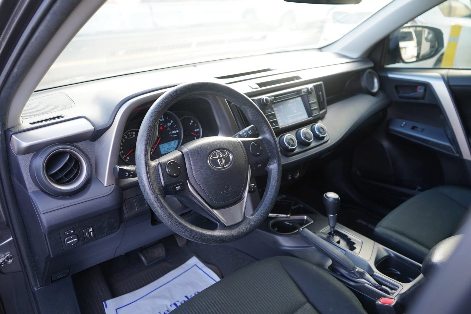 Used 2016 Toyota RAV4 LE FWD image 9