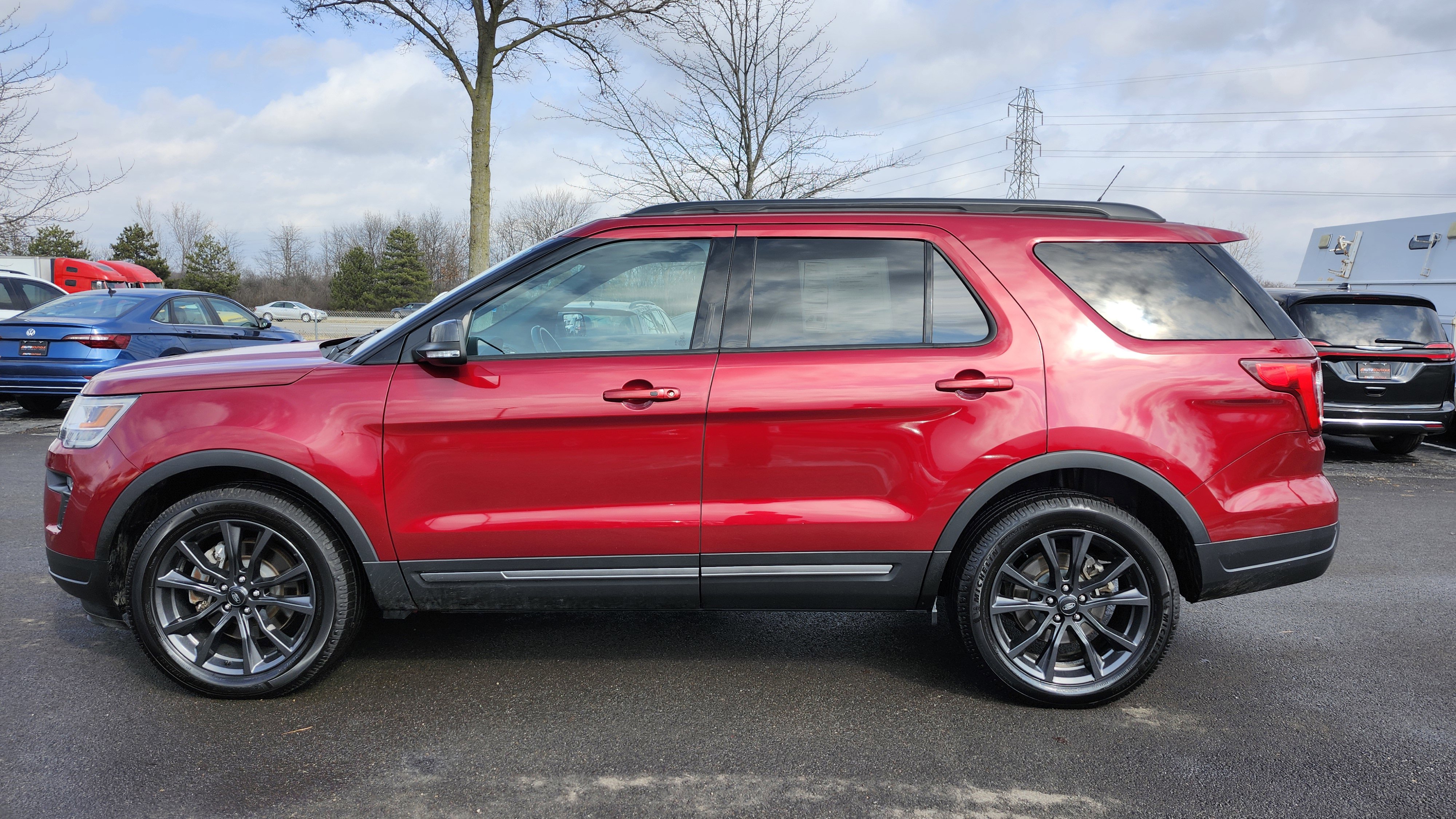 Used 2019 Ford Explorer XLT w/ Equipment Group 202A image 14