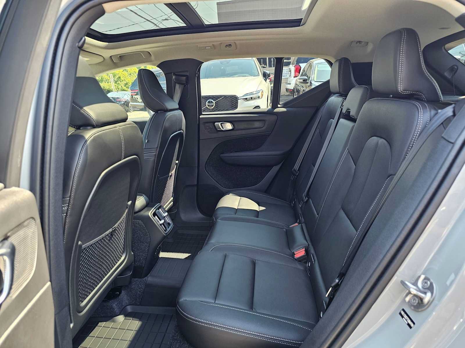 New 2026 Volvo XC40 B5 Plus w/ Protection Package Premier AWD/4WD image 17