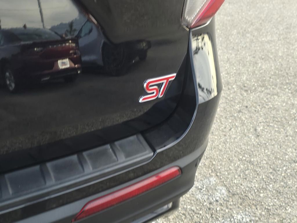 Certified 2022 Ford Explorer ST w/ Equipment Group 401A image 6