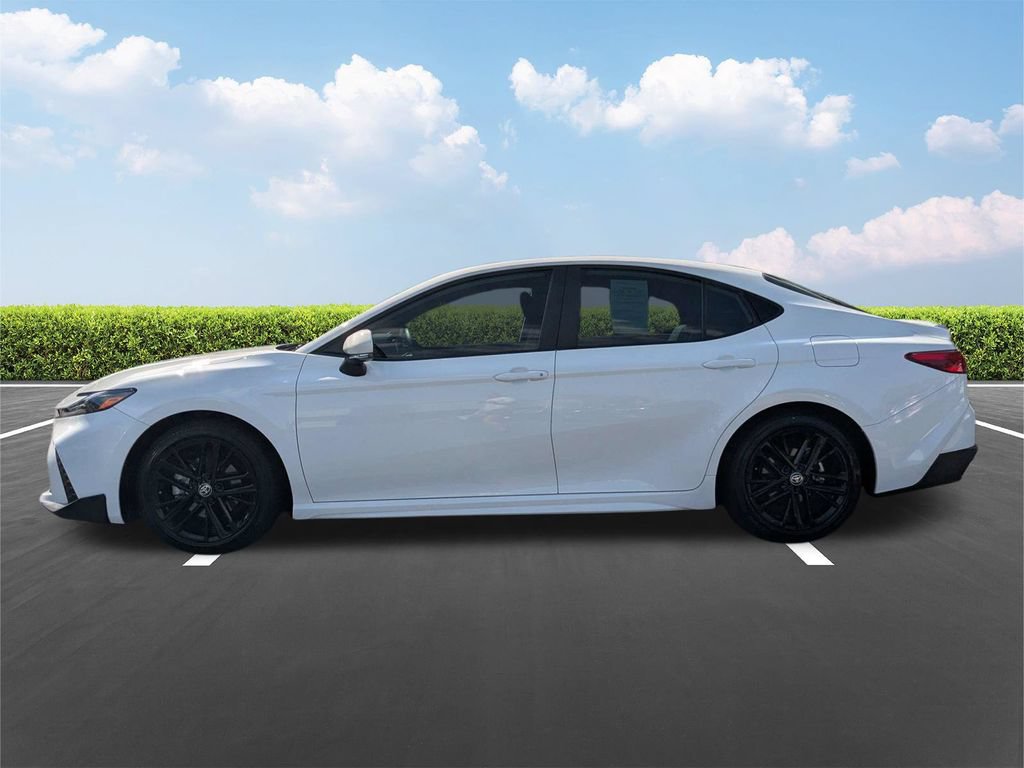 Used 2025 Toyota Camry SE FWD image 7