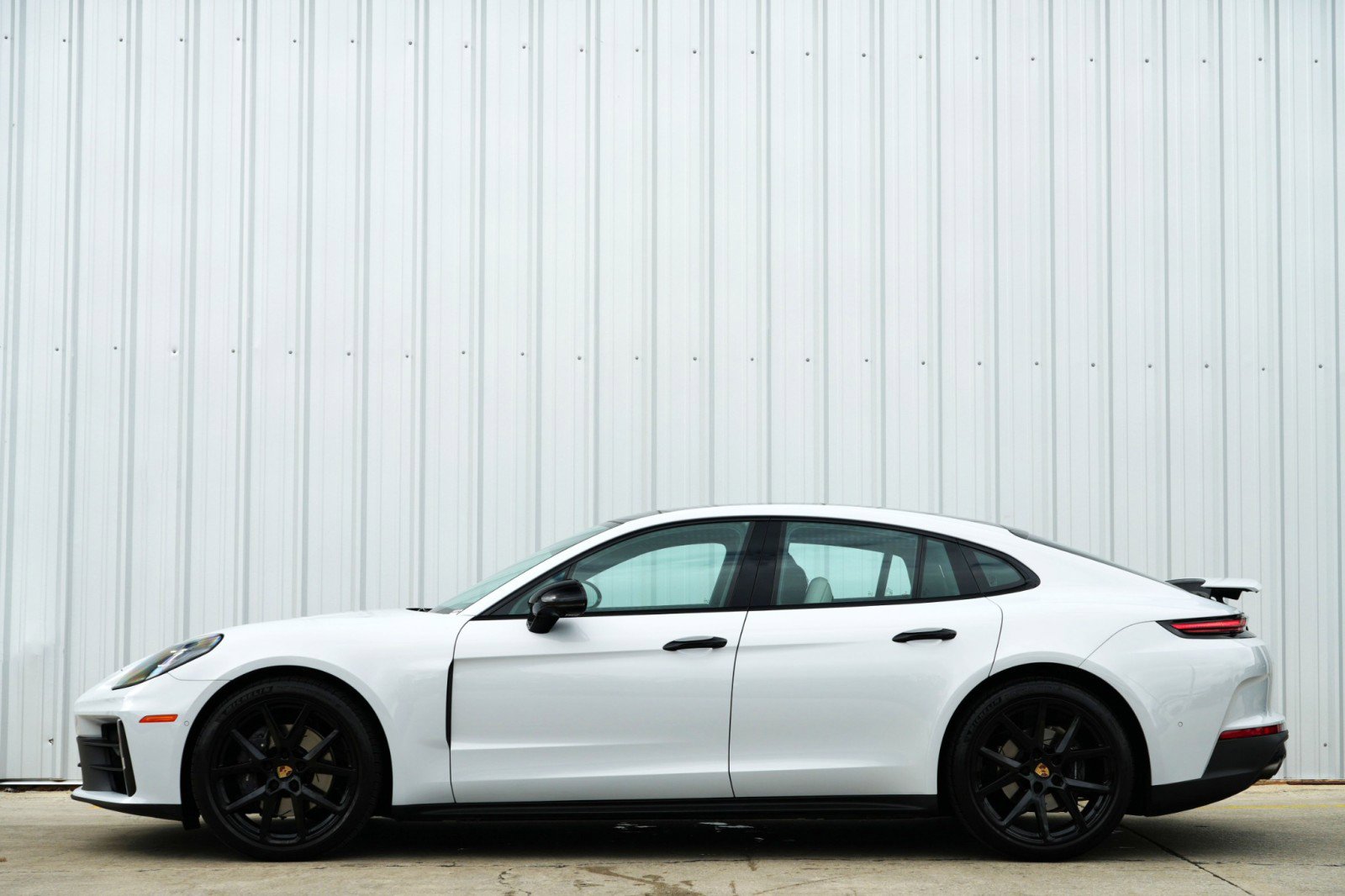 Used 2024 Porsche Panamera 4 w/ Premium Package image 9