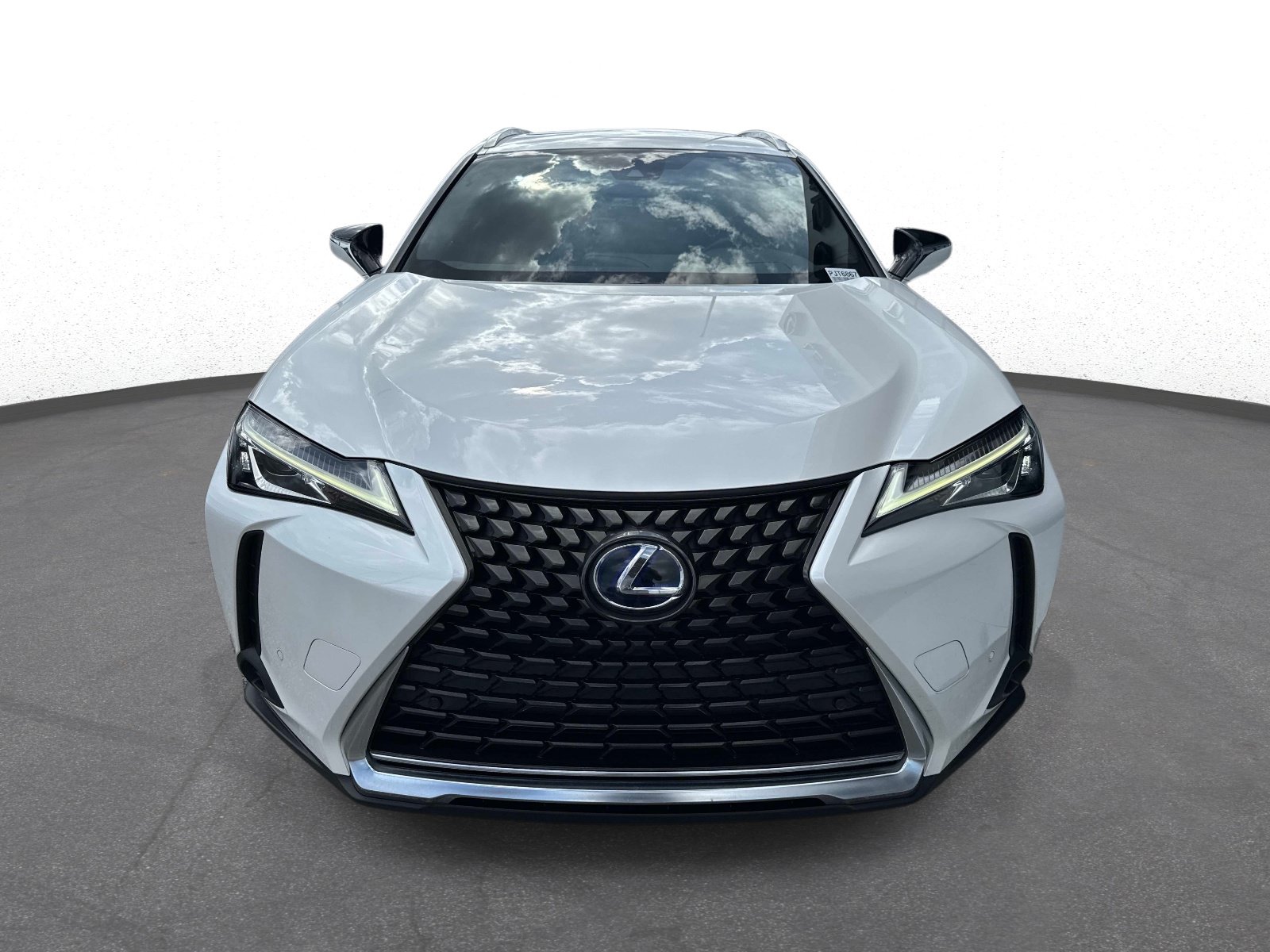 Used 2022 Lexus UX 250h w/ Accessory Package (Z2) AWD/4WD image 8
