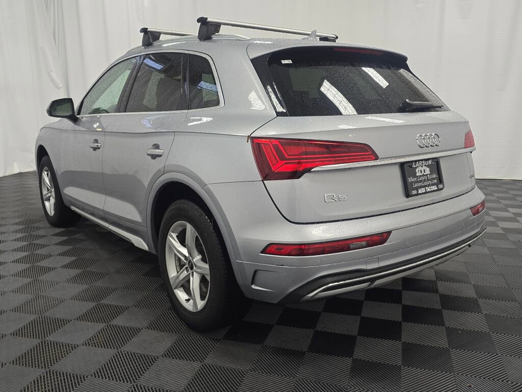Used 2023 Audi Q5 2.0T Premium w/ Convenience Package image 4