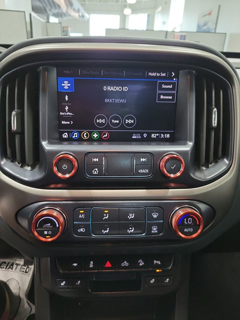 Used 2022 Chevrolet Colorado Z71 AWD/4WD image 4