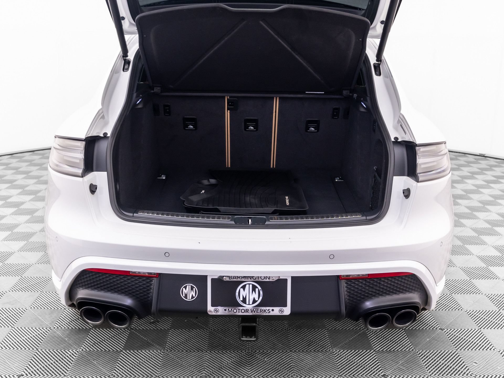 Used 2023 Porsche Macan GTS AWD/4WD image 34