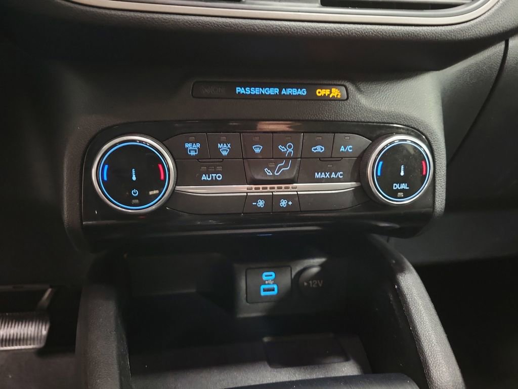 Used 2022 Ford Escape SE w/ SE Sport Appearance Package FWD image 16