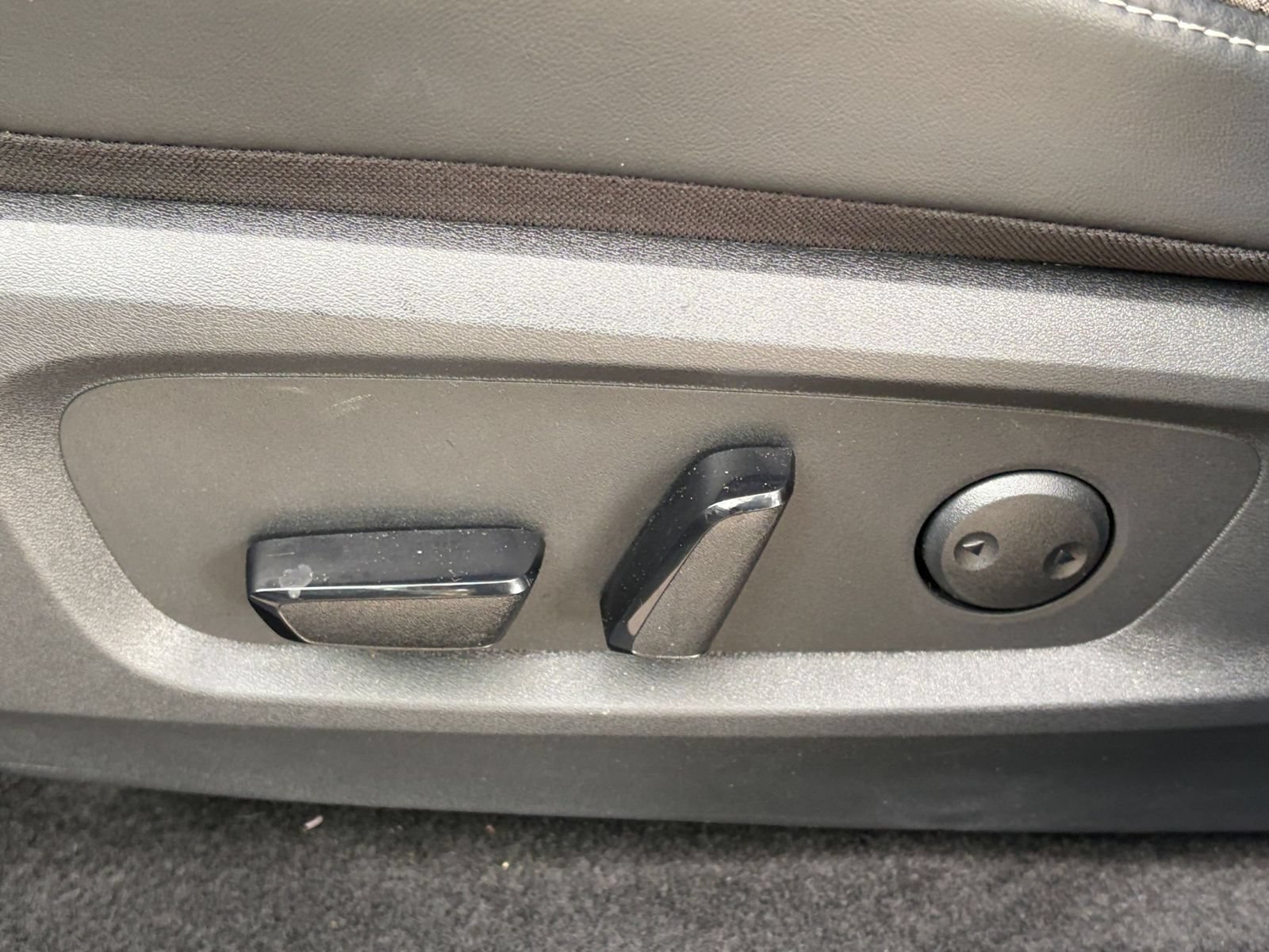 Used 2026 Nissan Pathfinder SL FWD image 22