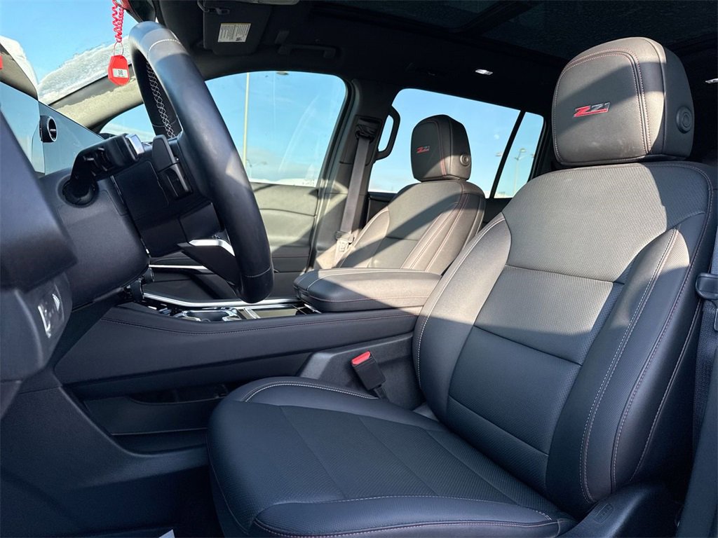 Used 2025 Chevrolet Traverse Z71 w/ Driver Confidence Package image 11
