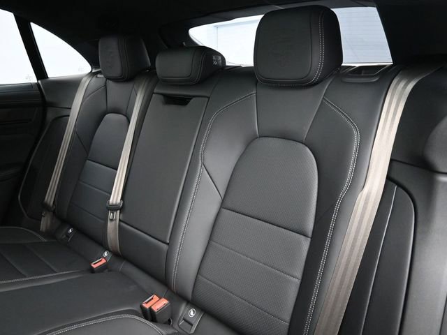 New 2025 Porsche Macan Turbo Electric AWD/4WD image 23