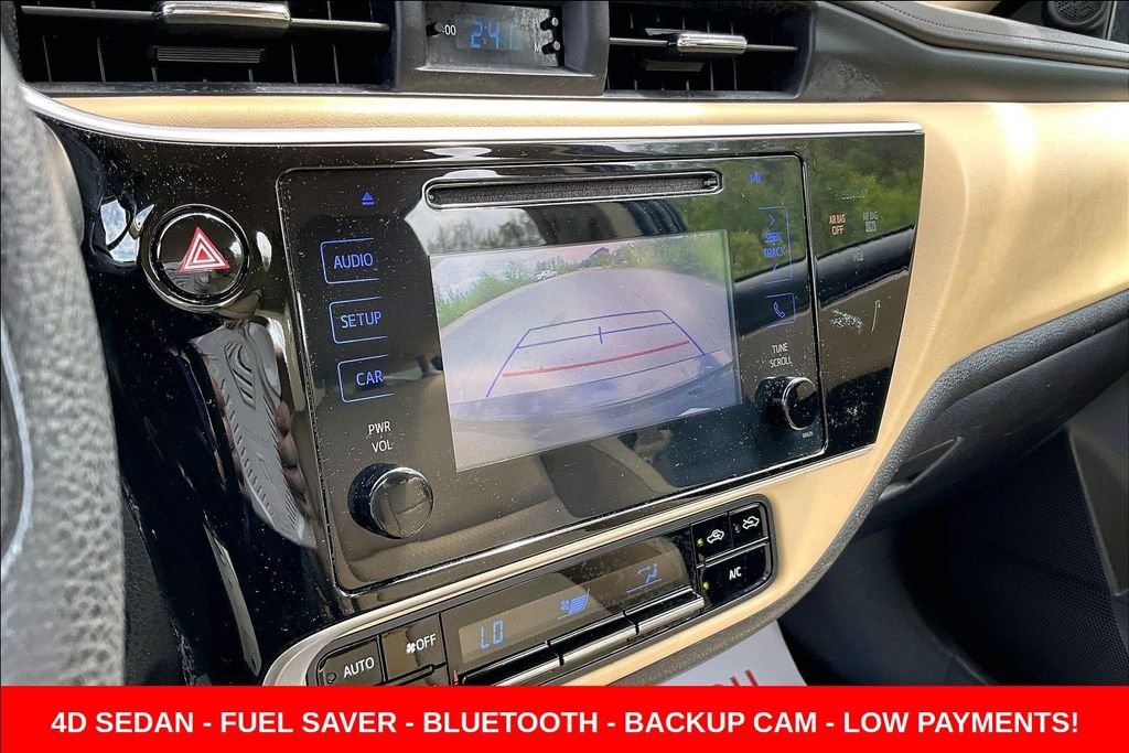 Used 2017 Toyota Corolla LE image 14