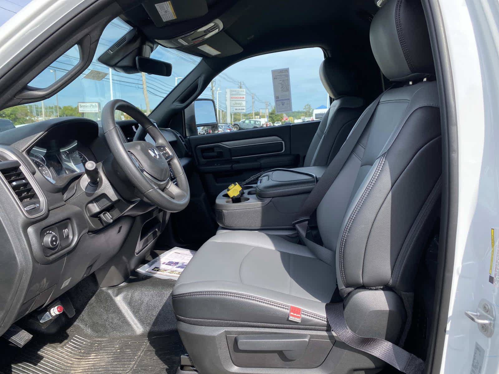 New 2026 RAM 3500 Tradesman AWD/4WD image 12