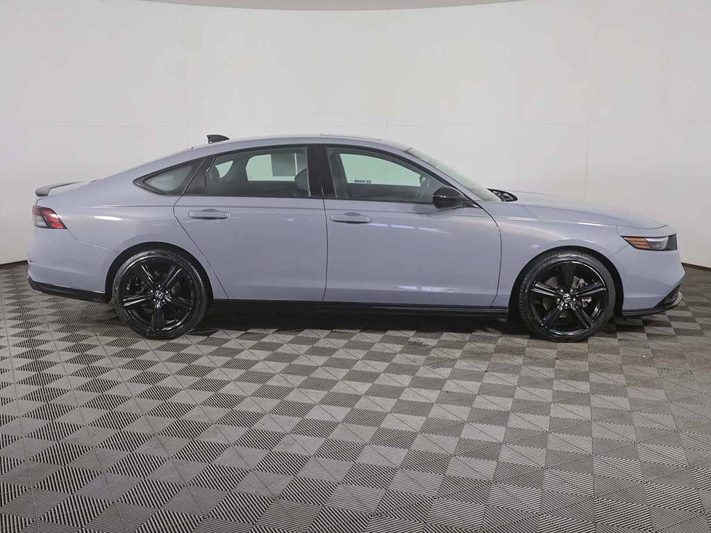 Used 2025 Honda Accord Sport image 18