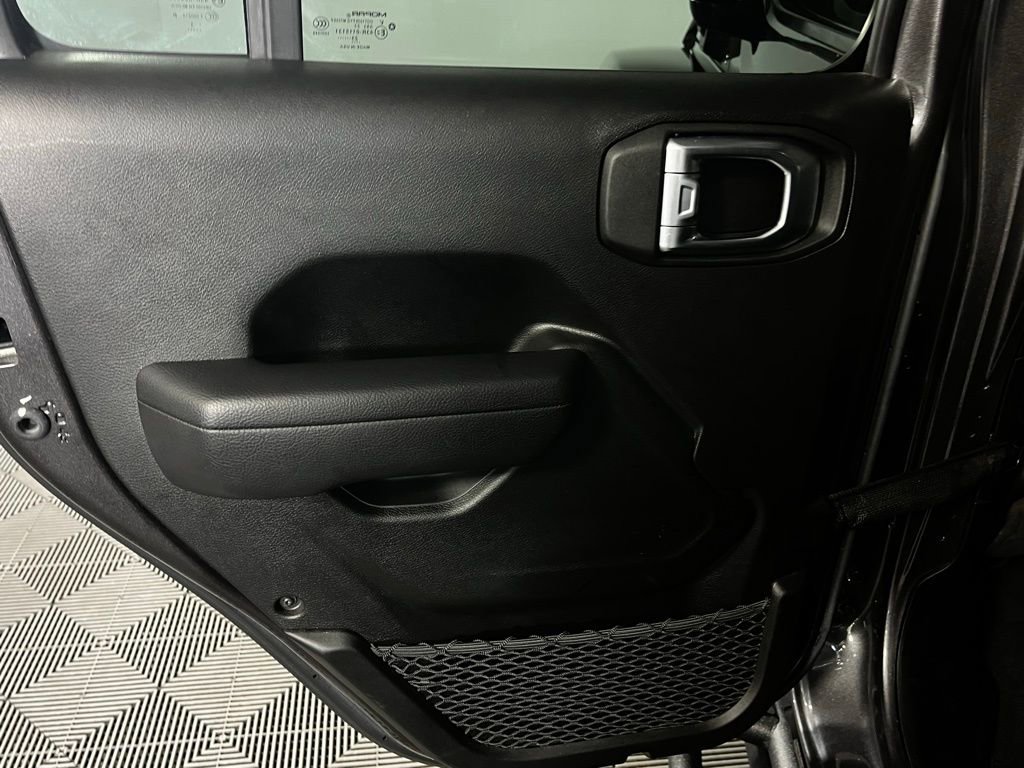 Used 2024 Jeep Wrangler Unlimited image 25