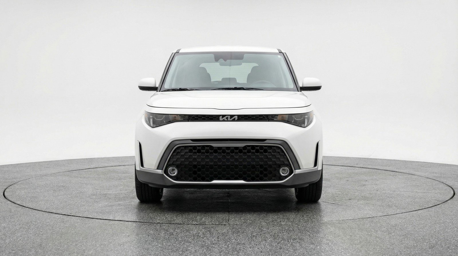 Used 2025 Kia Soul LX w/ LX Technology Package FWD image 2