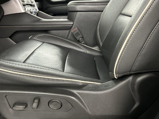 Used 2024 GMC Yukon XL SLT AWD/4WD image 24