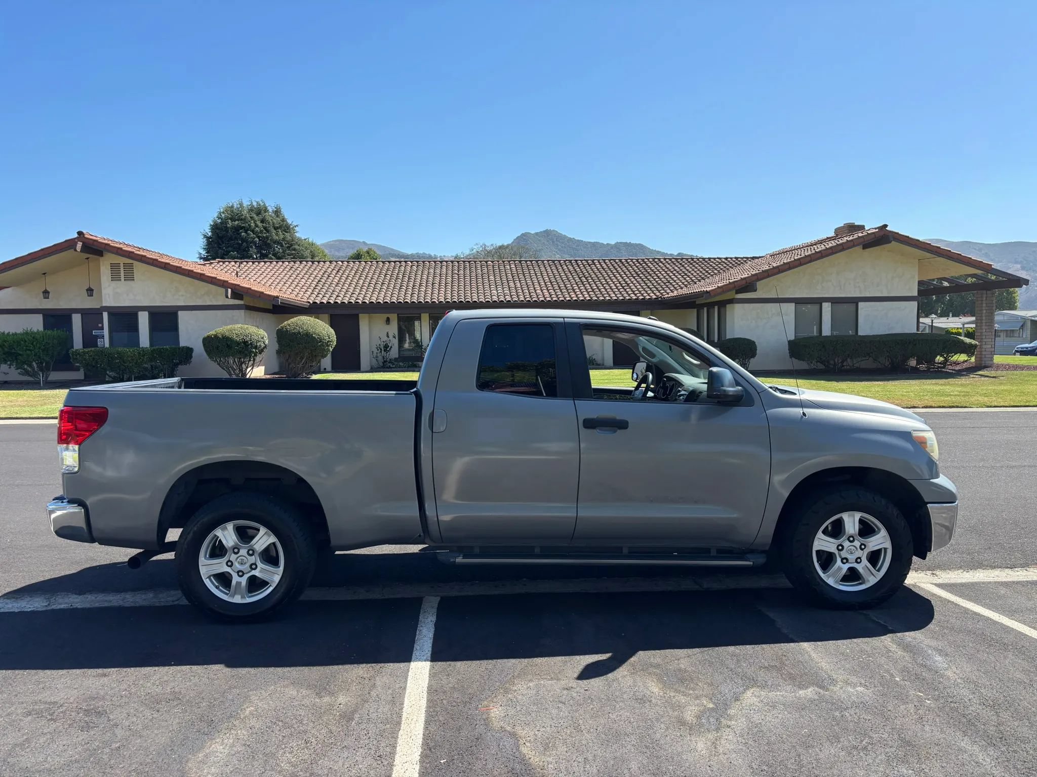 Used 2011 Toyota Tundra 2WD Double Cab w/ Tow Pkg image 2