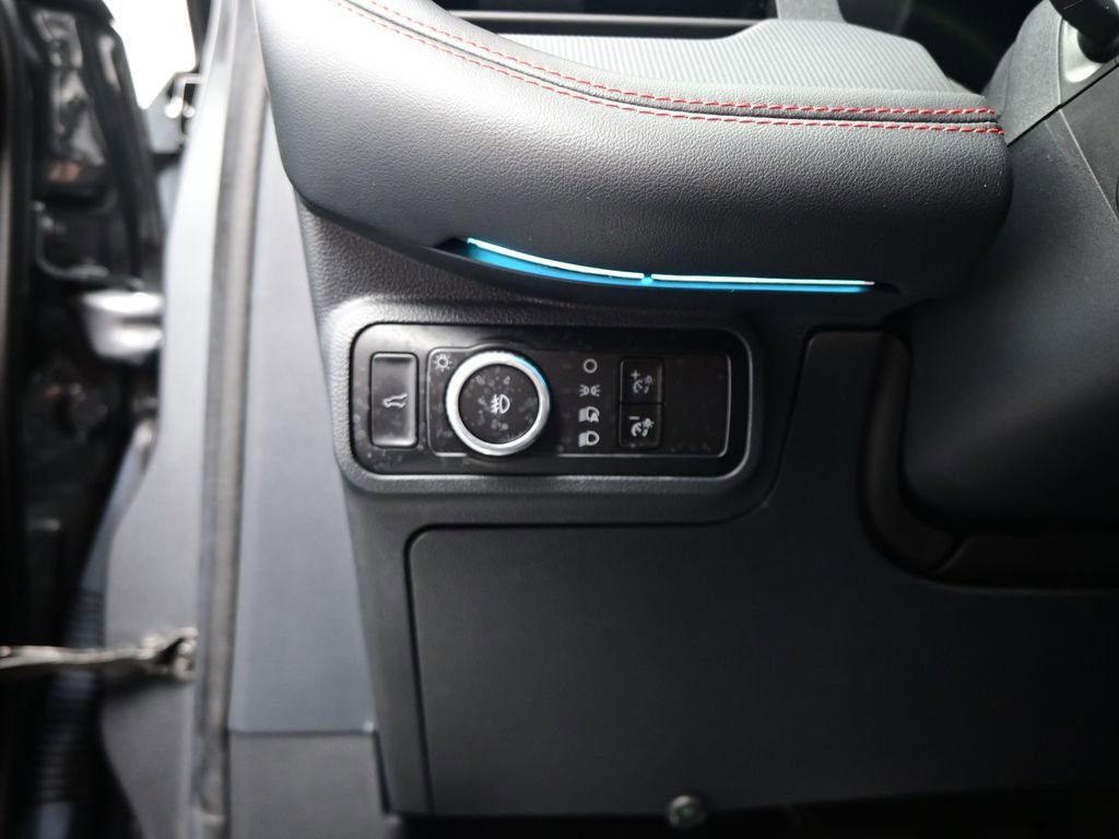 Used 2025 Ford Explorer ST-Line w/ Premium Package image 12