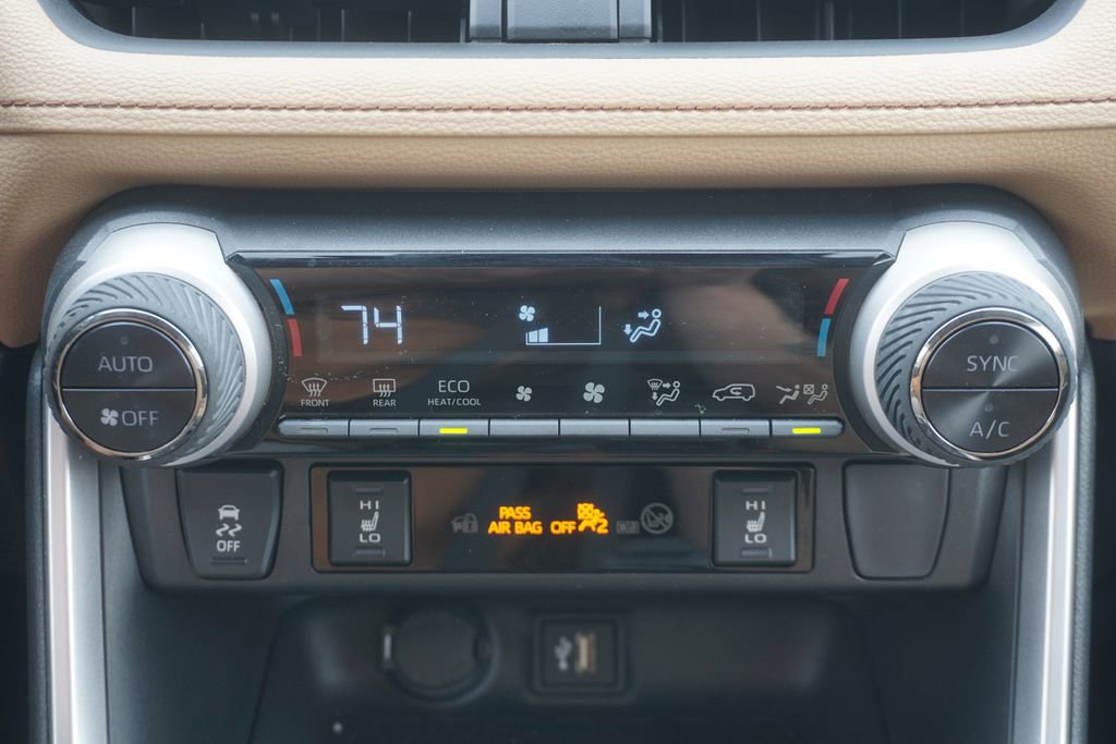 Used 2025 Toyota RAV4 XLE w/ Convenience Package AWD/4WD image 13