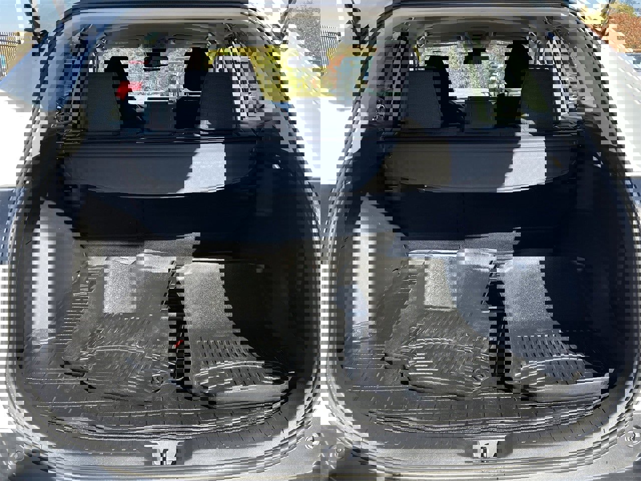 Used 2022 Toyota RAV4 LE image 26