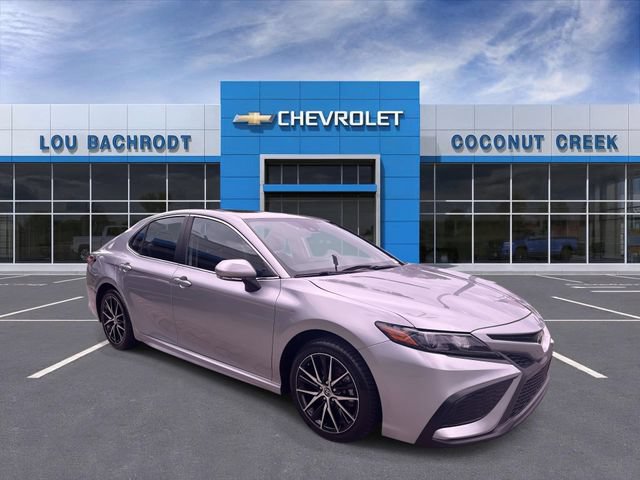 Used 2024 Toyota Camry SE FWD image 2