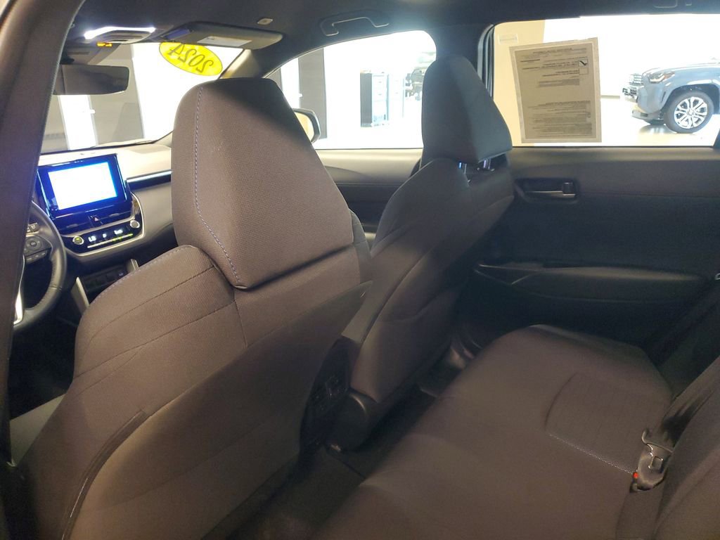 Used 2024 Toyota Corolla Cross SE image 11