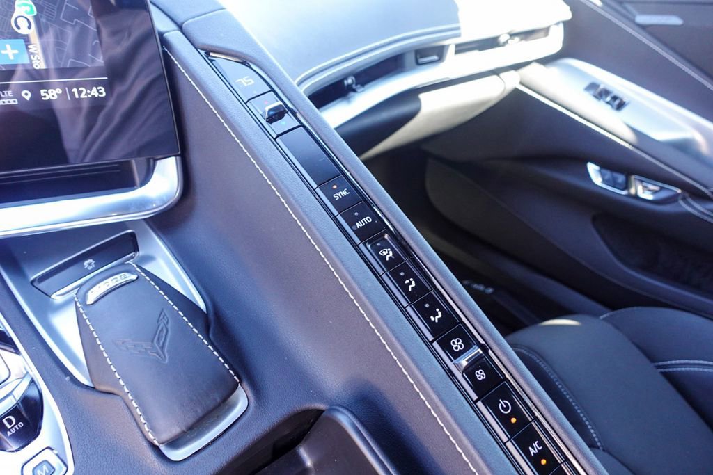 Used 2022 Chevrolet Corvette Stingray Coupe w/ Z51 Performance Package image 30