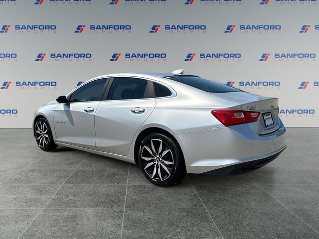 Used 2017 Chevrolet Malibu LT w/ Driver Confidence Package FWD image 3