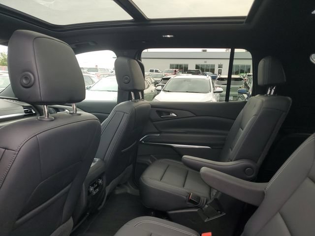 Certified 2025 Chevrolet Traverse LT w/ Sun and Wheel Package AWD/4WD image 9