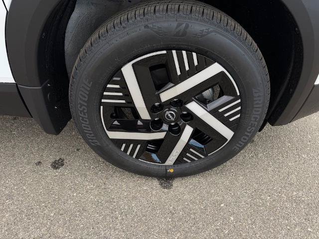 New 2026 Nissan Kicks SV w/ Cold Weather Package FWD image 8