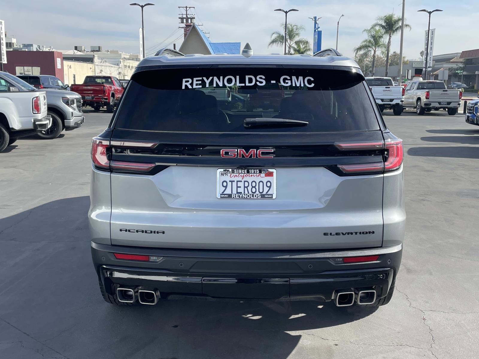 Used 2025 GMC Acadia Elevation w/ Elevation Premium Package image 6