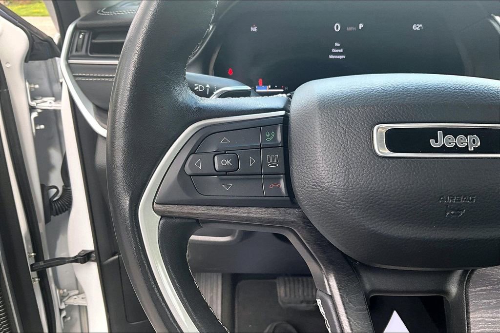 Used 2022 Jeep Grand Cherokee Limited image 17