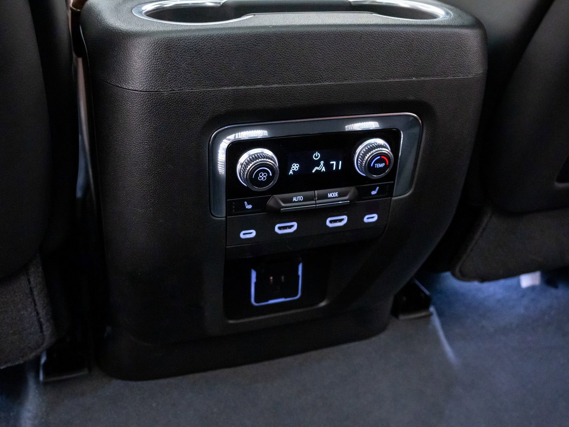 Used 2023 GMC Yukon Denali Ultimate AWD/4WD image 21