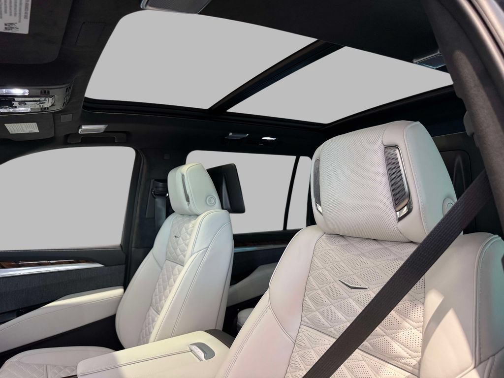 Used 2026 Cadillac Escalade ESV Platinum Sport w/ LPO, Floor Liner Package AWD/4WD image 26