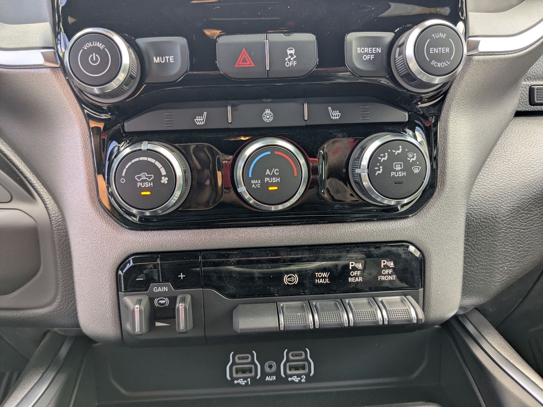 New 2026 RAM 2500 Big Horn AWD/4WD image 22