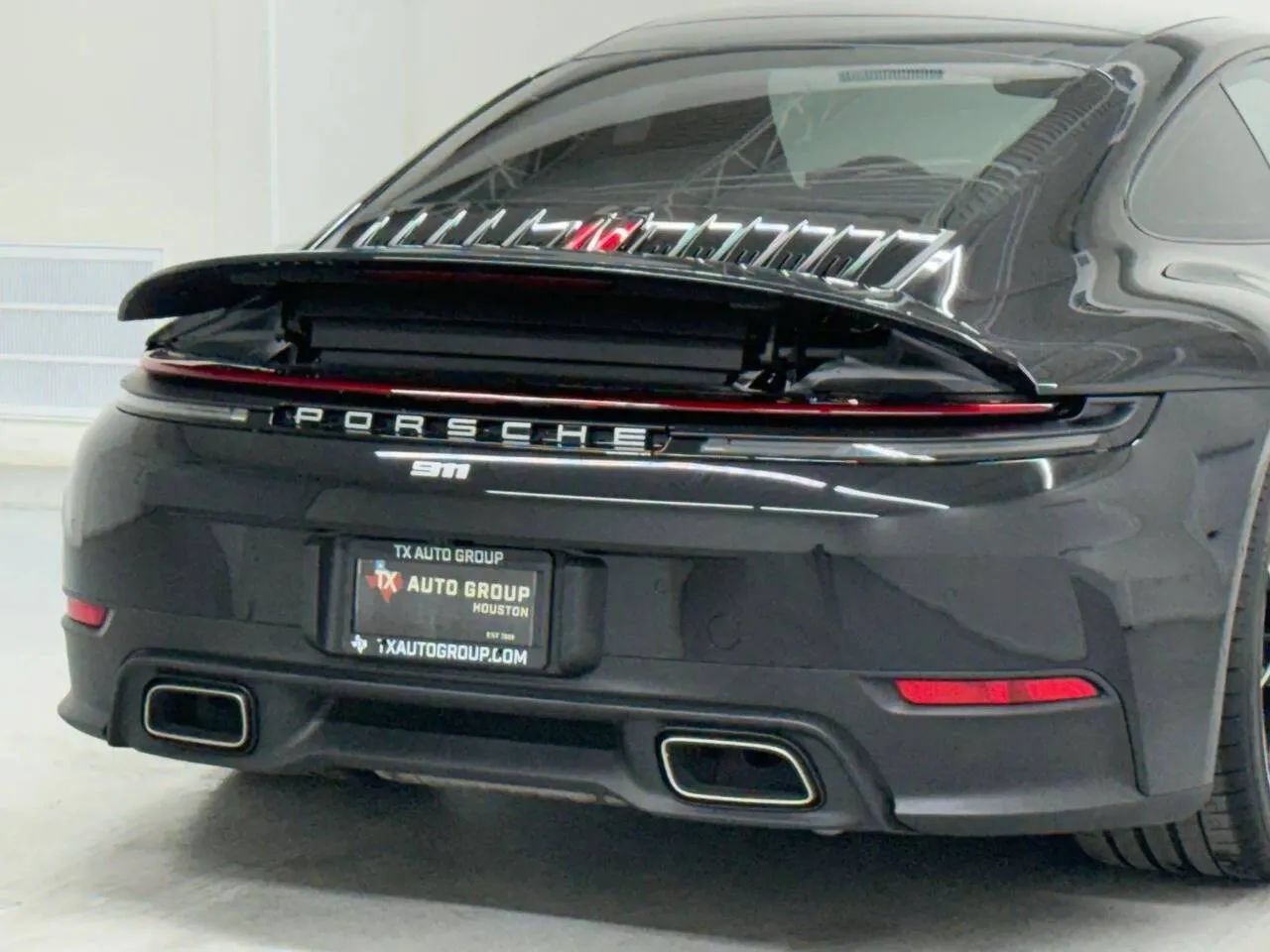 Used 2025 Porsche 911 Carrera RWD image 38