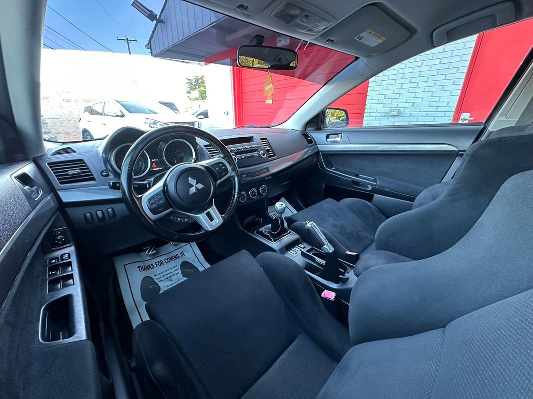 Used 2011 Mitsubishi Lancer Evolution GSR image 9