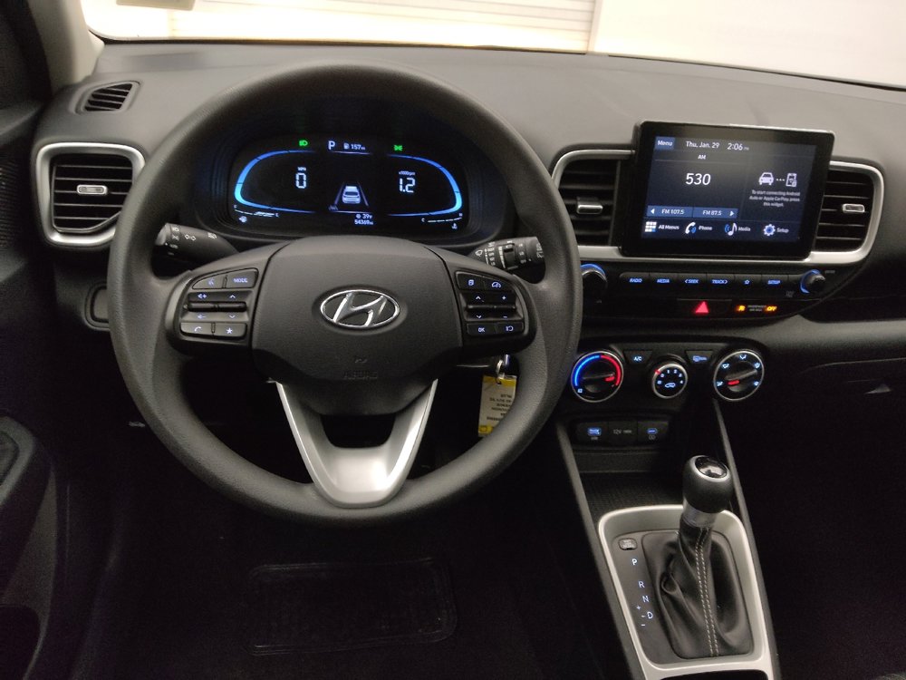 Used 2024 Hyundai Venue SE image 22