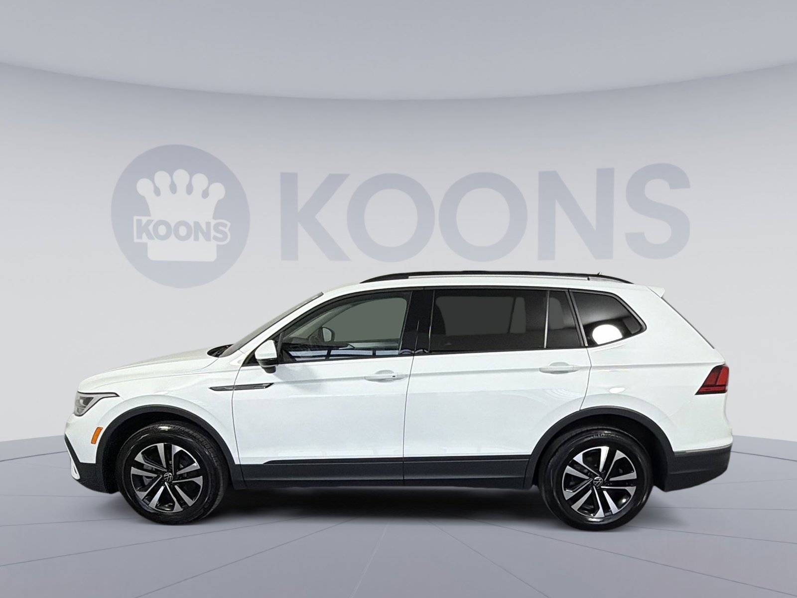 Used 2024 Volkswagen Tiguan S image 2
