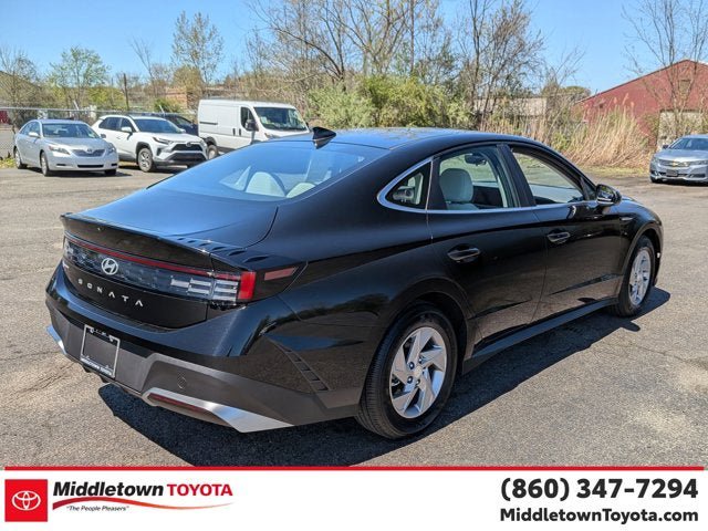 Used 2025 Hyundai Sonata SE FWD image 3