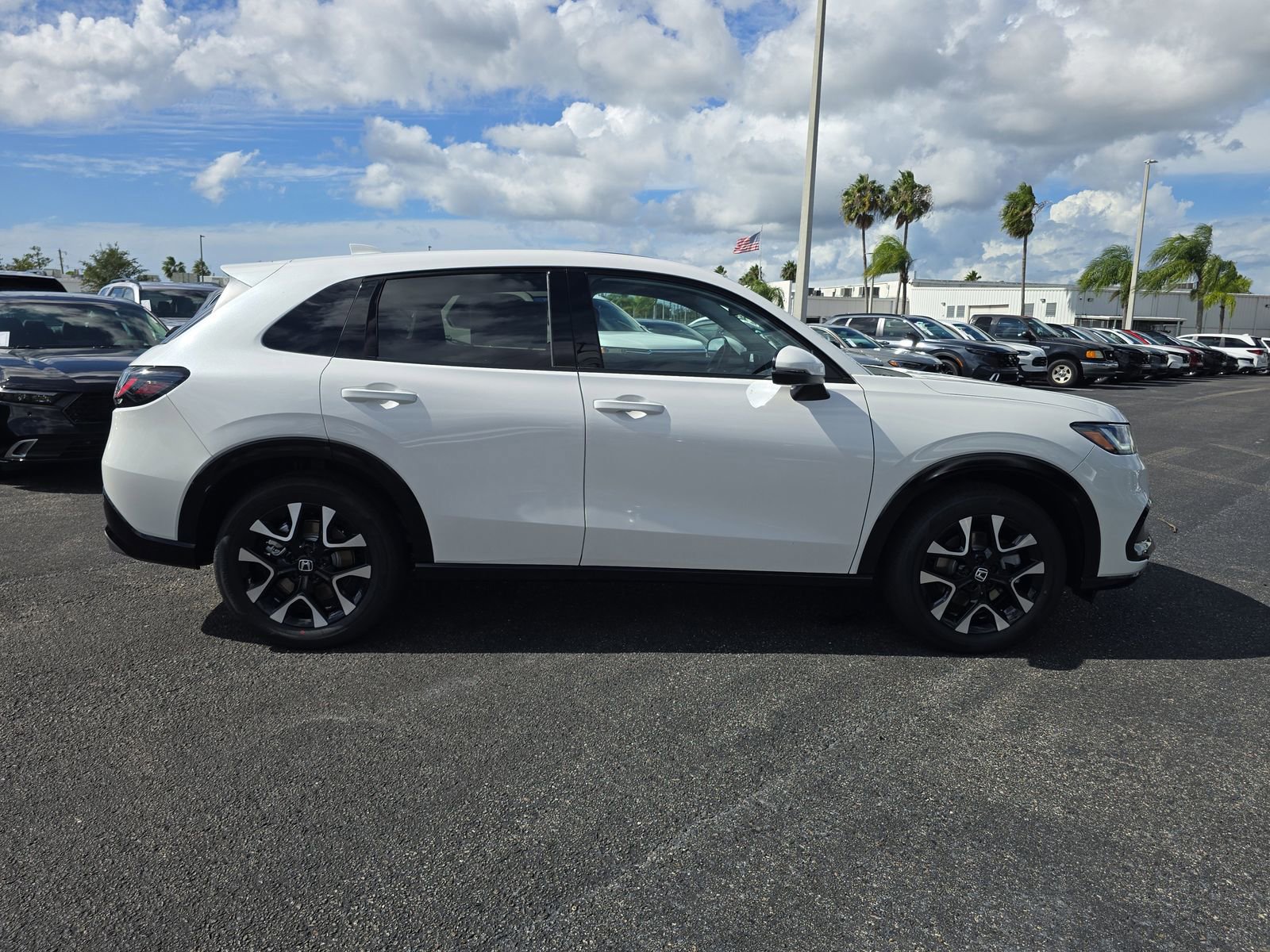 New 2026 Honda HR-V EX-L image 3