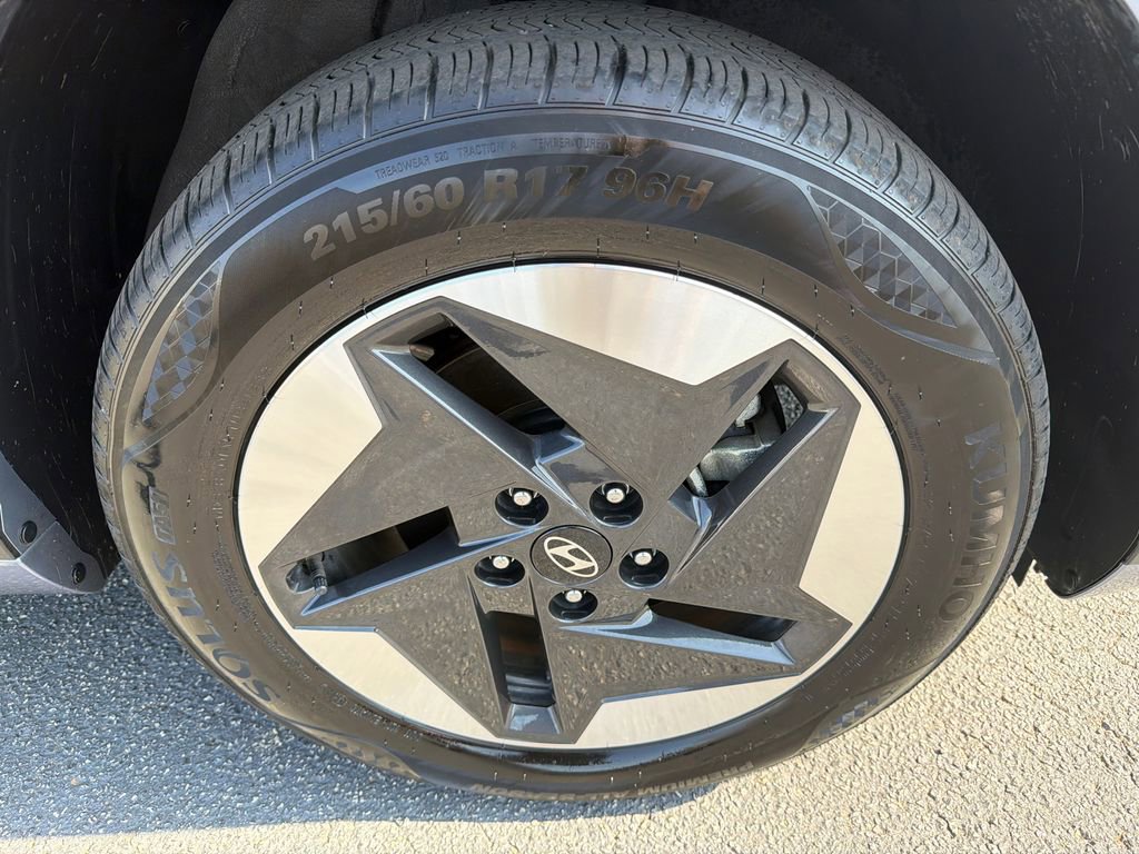 Used 2024 Hyundai Kona SEL FWD image 12