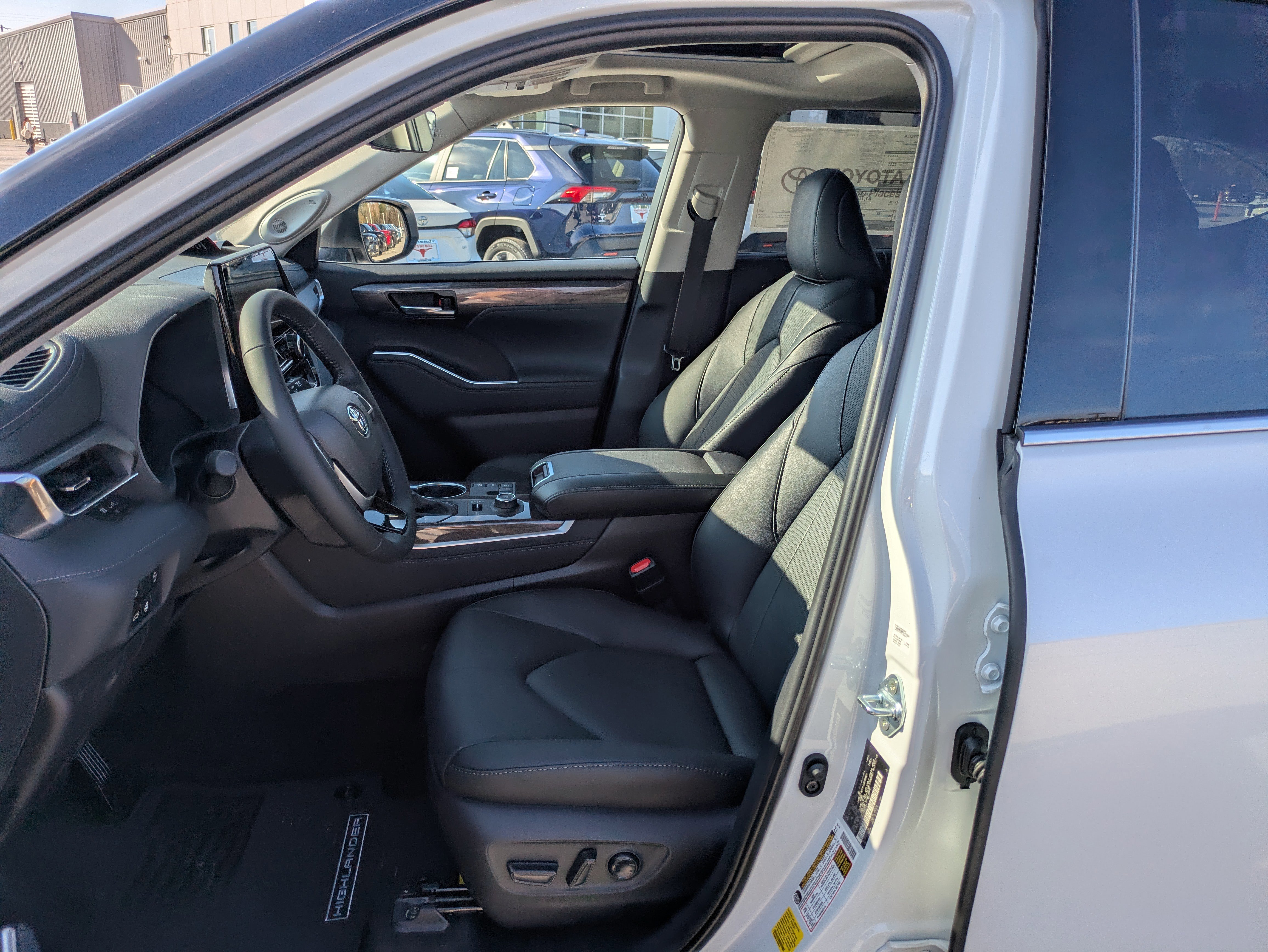 New 2026 Toyota Highlander Limited image 10