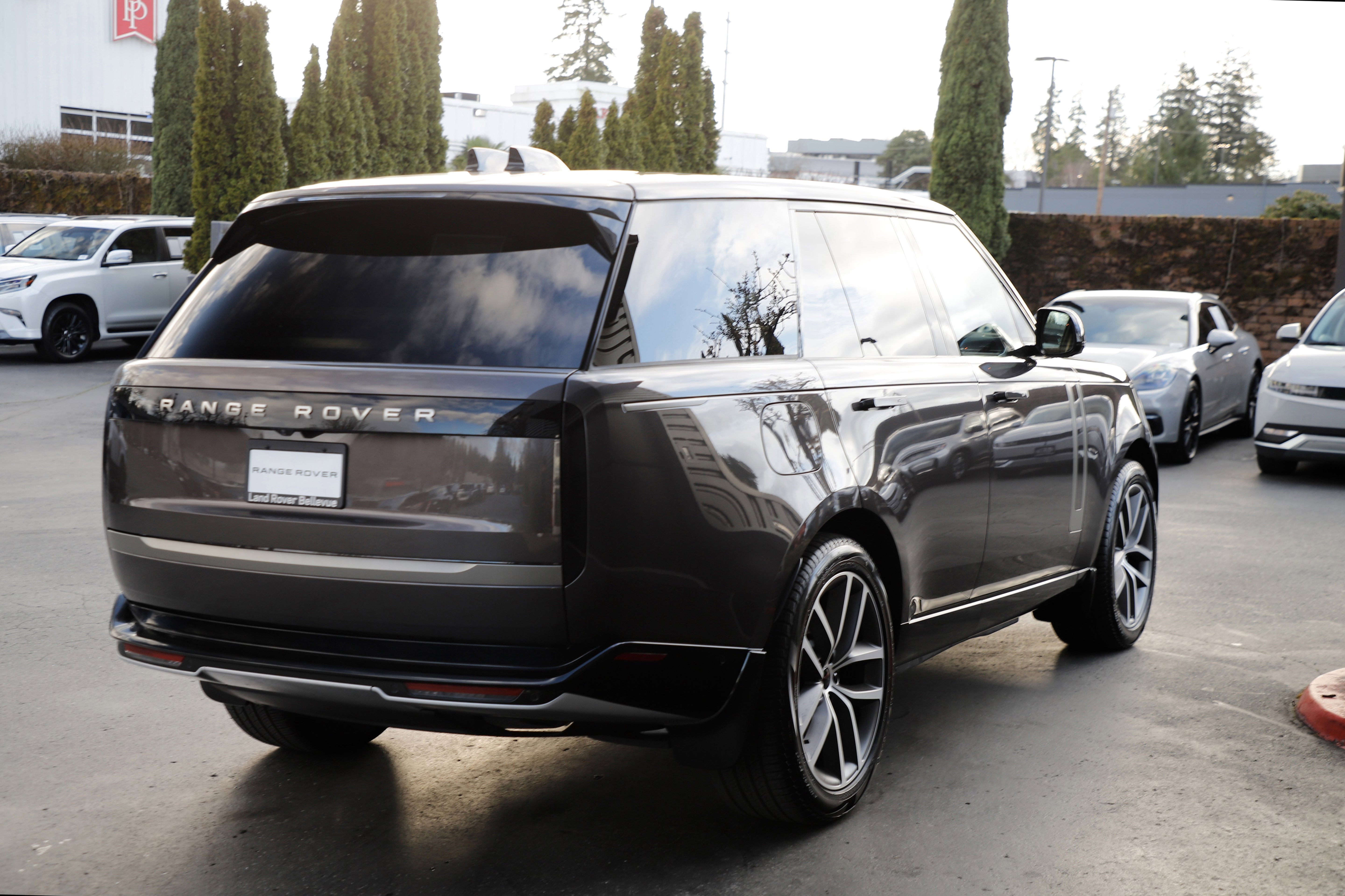 New 2026 Land Rover Range Rover SE image 10