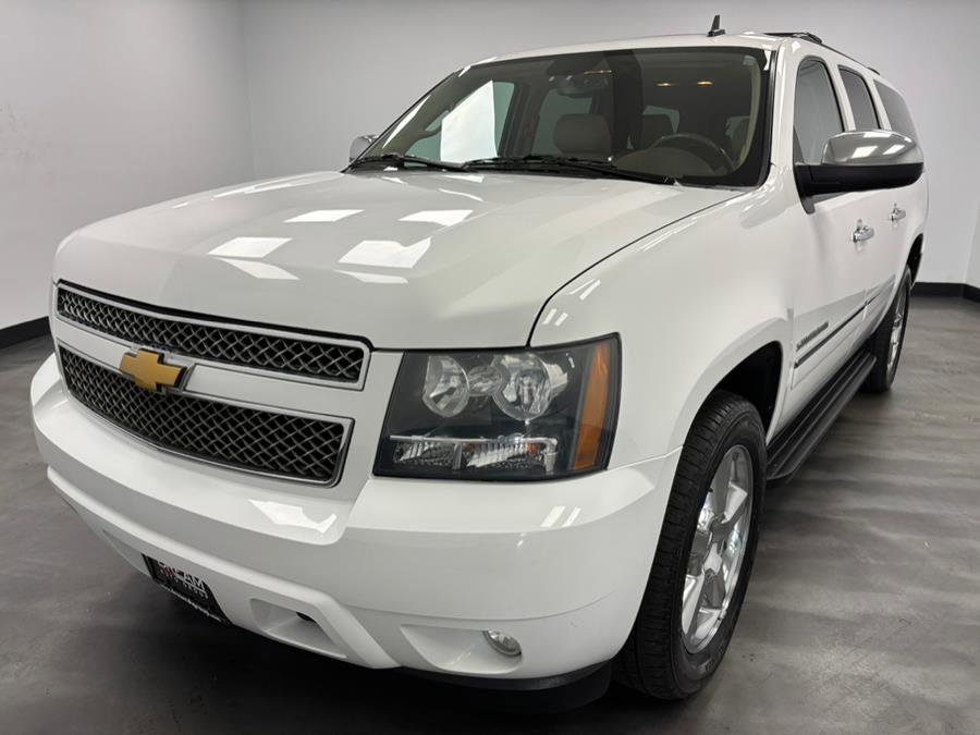 Used 2014 Chevrolet Suburban LTZ image 2