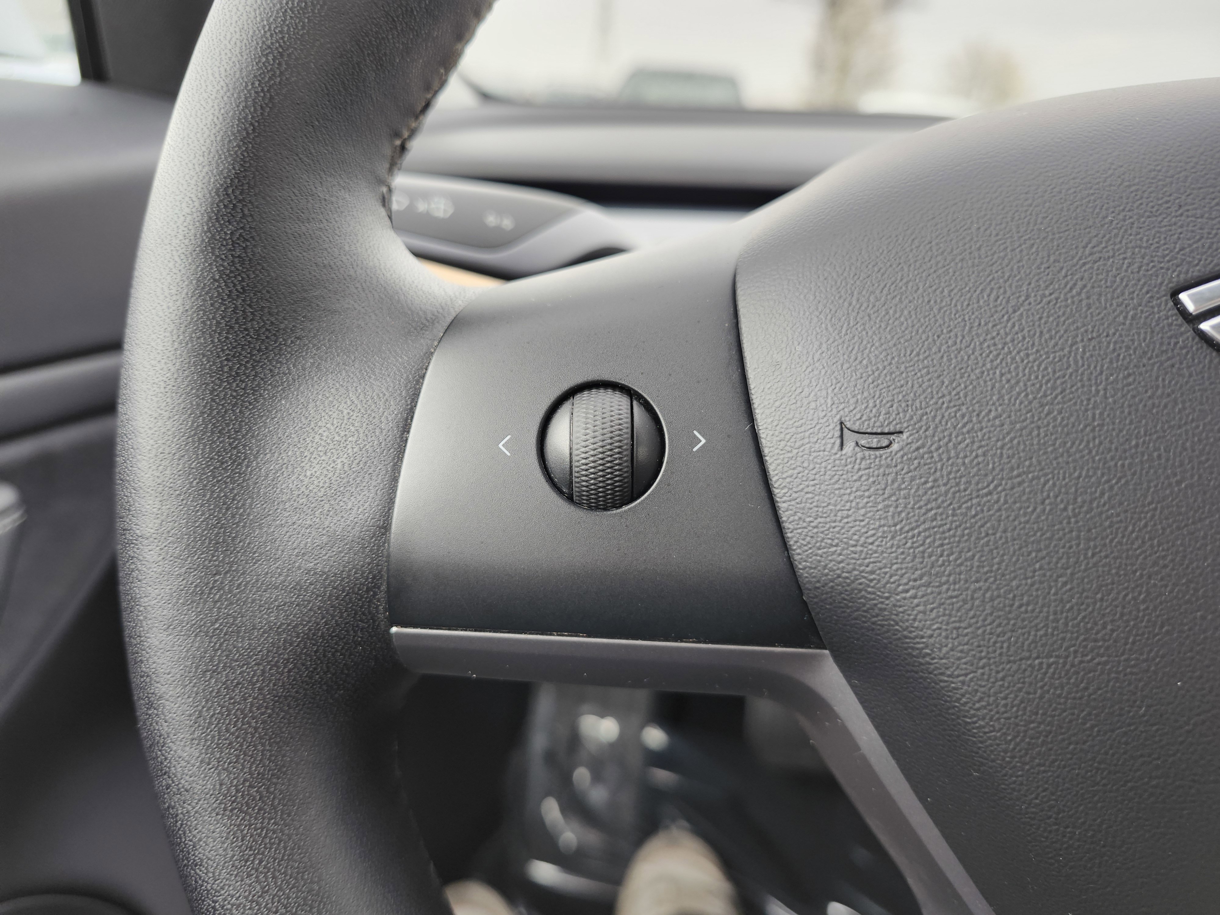 Used 2019 Tesla Model 3 Mid Range image 33